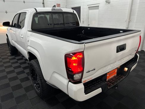 Used 2018 Toyota Tacoma SR w/ SR Convenience Package AWD/4WD image 7