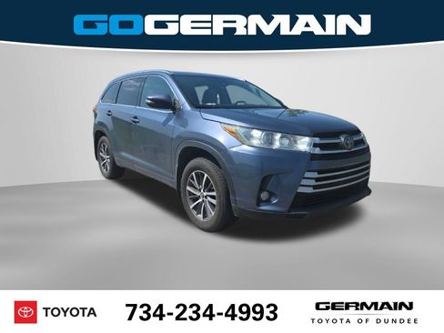Used 2017 Toyota Highlander XLE w/ Carpet Mat Package AWD/4WD image 5