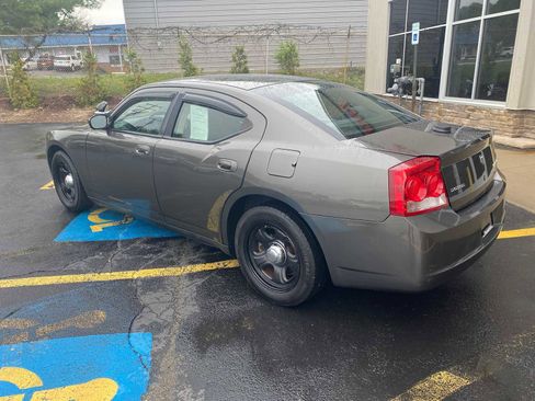 Used 2010 Dodge Charger Police RWD image 3