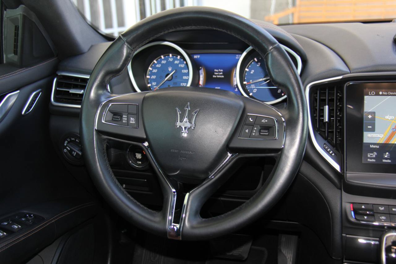 Used 2018 Maserati Ghibli RWD image 11