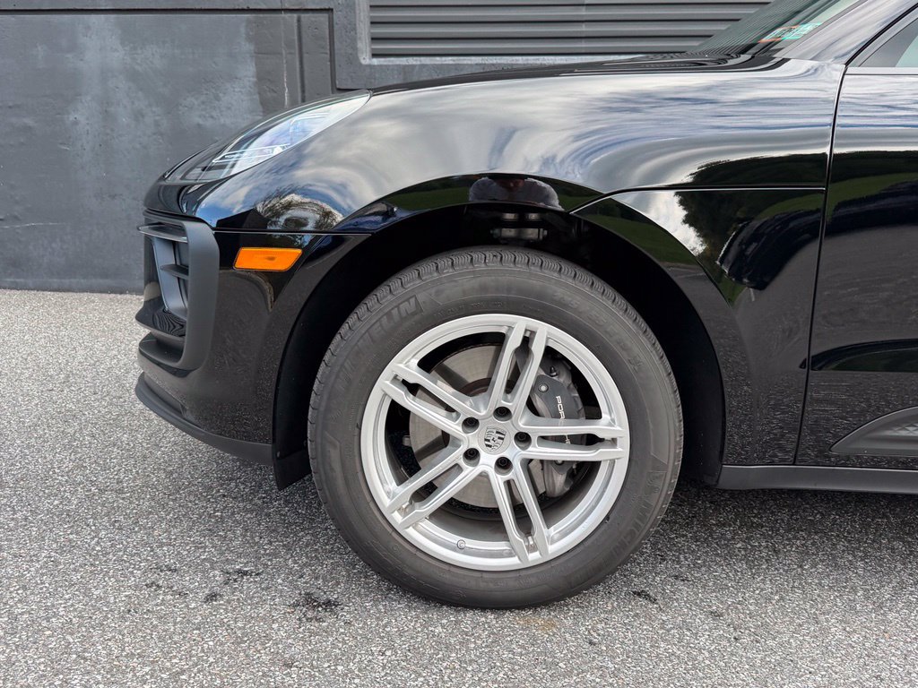 Certified 2026 Porsche Macan AWD/4WD image 14