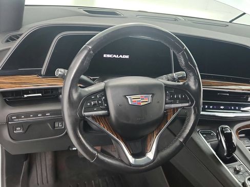 Certified 2022 Cadillac Escalade Premium Luxury AWD/4WD image 18