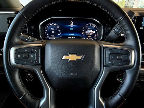 Used 2025 Chevrolet Silverado 1500 LT AWD/4WD image 29
