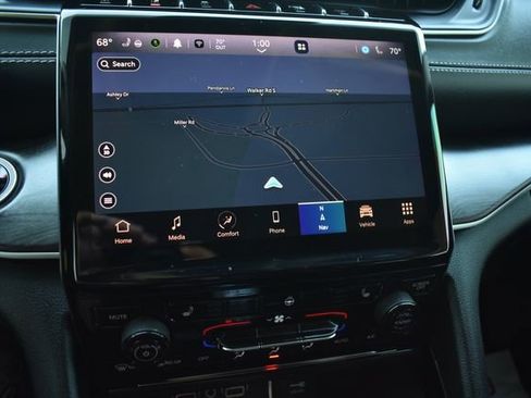 Used 2023 Jeep Grand Cherokee L Limited w/ Black Appearance Package image 12