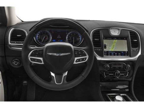 Certified 2018 Chrysler 300 Touring image 7
