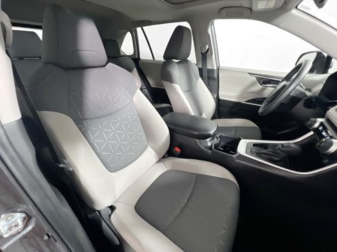 Used 2025 Toyota RAV4 XLE w/ Convenience Package FWD image 30