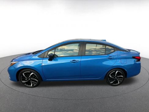 Used 2024 Nissan Versa SR image 9