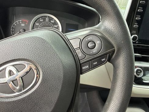 Used 2021 Toyota Corolla LE FWD image 21