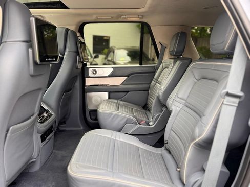 Used 2021 Lincoln Navigator Black Label w/ Special Edition Package AWD/4WD image 24