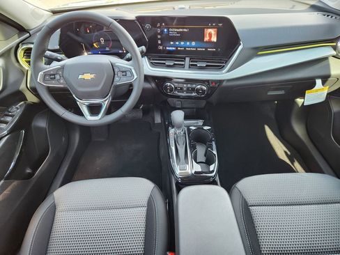 New 2026 Chevrolet Trax LT w/ Driver Confidence Package image 12