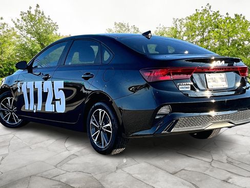 Used 2022 Kia Forte LXS w/ LXS Technology Package image 2