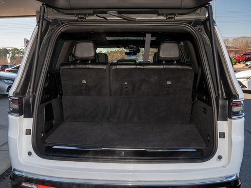 Used 2023 Jeep Grand Wagoneer 4WD image 5
