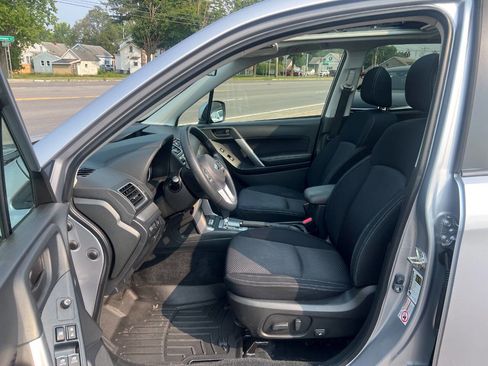 Used 2017 Subaru Forester 2.5i Premium w/ All-Weather Package image 10