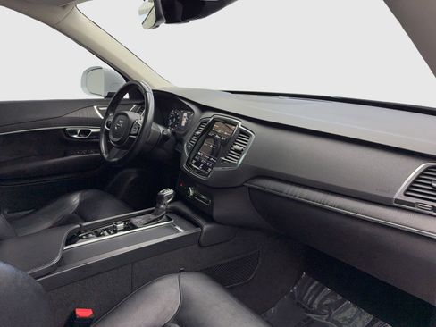 Used 2020 Volvo XC90 T5 Momentum image 40