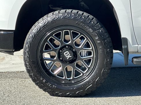 Used 2024 Chevrolet Silverado 1500 LT Trail Boss w/ LT Trail Boss Premium Package image 36