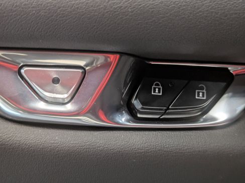 Used 2025 Chevrolet Corvette Stingray Coupe w/ 1LT image 14