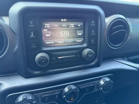 Used 2019 Jeep Wrangler Unlimited Sport S AWD/4WD image 25