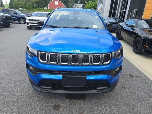 Certified 2023 Jeep Compass Latitude w/ Convenience Group AWD/4WD image 2