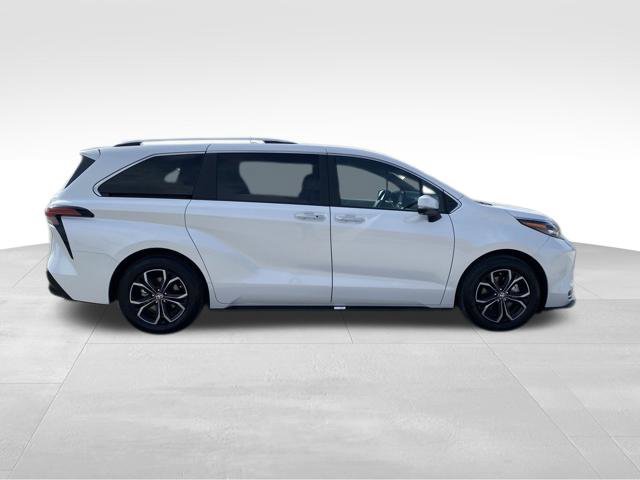 Certified 2025 Toyota Sienna Platinum AWD/4WD image 2
