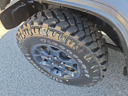 Used 2023 Jeep Wrangler Unlimited w/ Sun & Screen Package AWD/4WD image 14