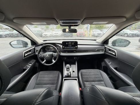 Used 2024 Mitsubishi Outlander SE FWD image 35
