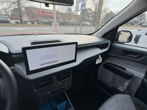 New 2026 Ford Maverick XLT w/ XLT Luxury Package image 12