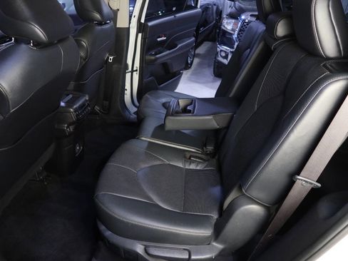 Used 2024 Toyota Grand Highlander FWD image 19