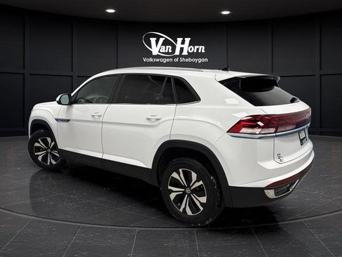 Used 2025 Volkswagen Atlas Cross Sport SE FWD image 3