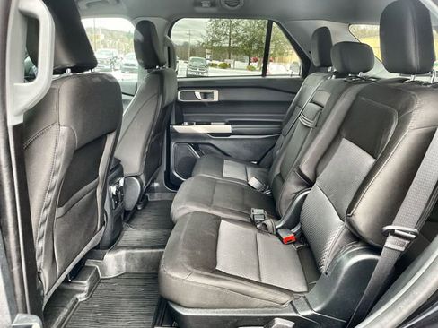 Used 2022 Ford Explorer XLT image 25