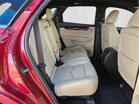 Used 2017 Cadillac XT5 Luxury w/ Driver Awareness Package image 22