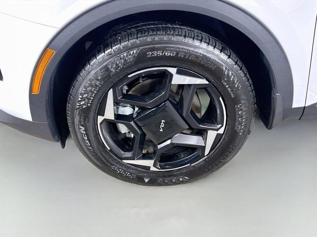 Certified 2026 Kia Sportage EX AWD/4WD image 12
