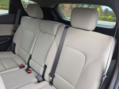 Used 2017 Hyundai Santa Fe Sport image 13