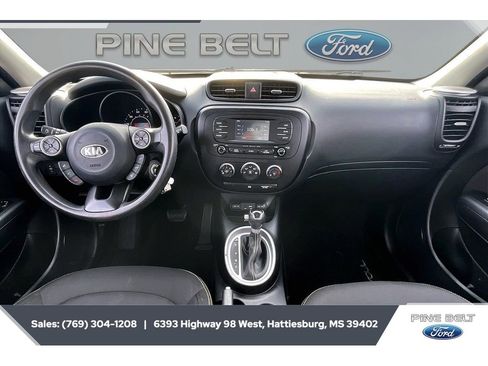 Used 2016 Kia Soul + FWD image 13