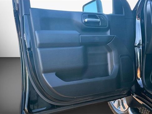 Used 2021 Chevrolet Silverado 2500 Custom w/ Custom Value Package image 16