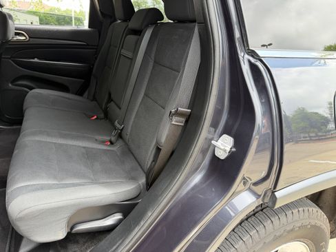 Used 2015 Jeep Grand Cherokee Laredo w/ Quick Order Package 23E RWD image 18