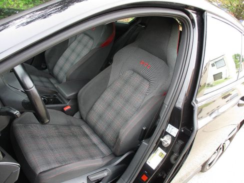 Used 2023 Volkswagen GTI S image 19