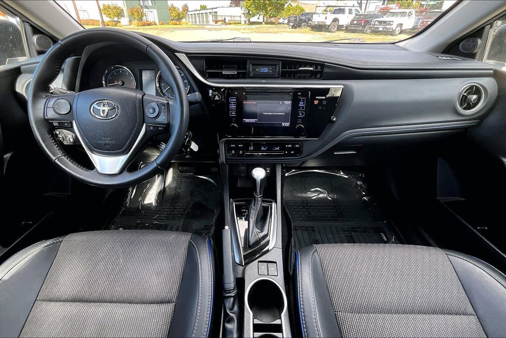 Used 2017 Toyota Corolla SE FWD image 16