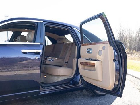 Used 2011 Rolls-Royce Ghost image 11