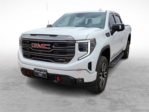 Used 2022 GMC Sierra 1500 AT4 w/ AT4 Premium Package image 4
