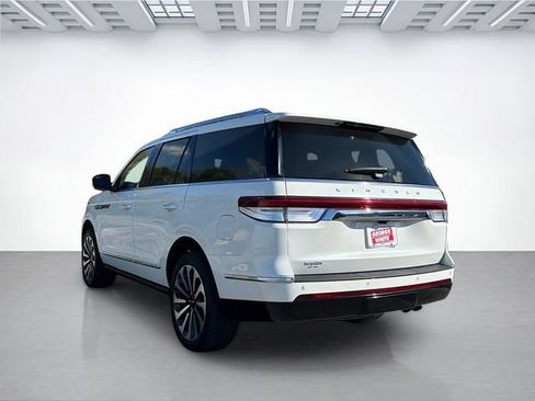 Used 2022 Lincoln Navigator Reserve AWD/4WD image 6