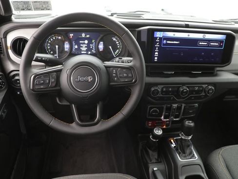 Used 2024 Jeep Wrangler Unlimited AWD/4WD image 13