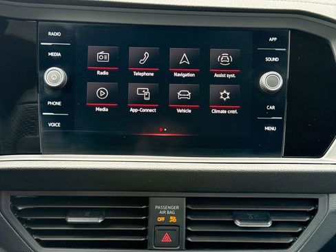 Used 2024 Volkswagen Jetta GLI 40th Anniversary Edition FWD image 19
