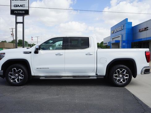 Used 2024 GMC Sierra 1500 SLT w/ SLT Premium Package AWD/4WD image 2