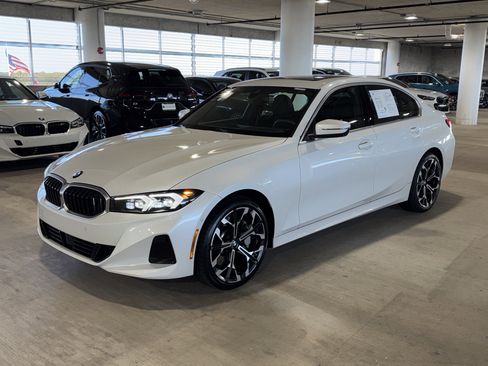 Certified 2025 BMW 330i Sedan image 4