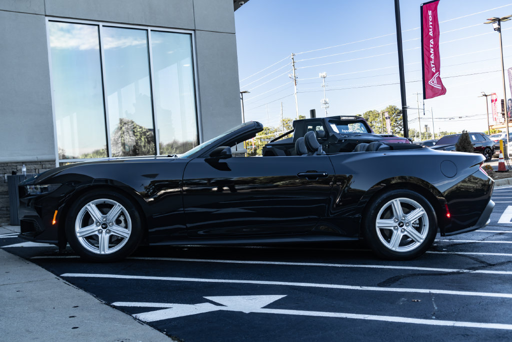 Used 2026 Ford Mustang Premium RWD image 19