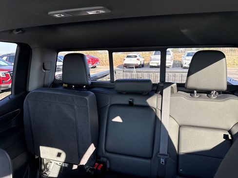 Used 2024 GMC Sierra 1500 SLT w/ SLT Convenience Package image 11