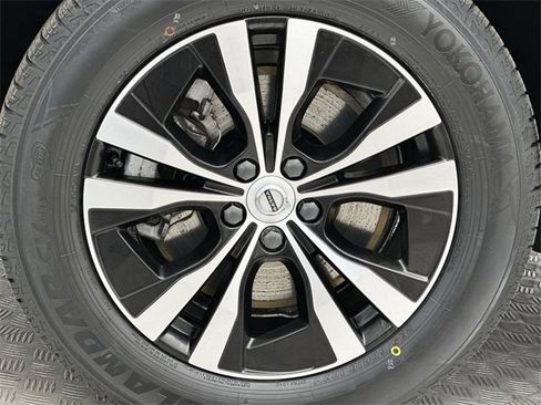 Certified 2022 Volvo XC60 T8 Inscription Expression image 10