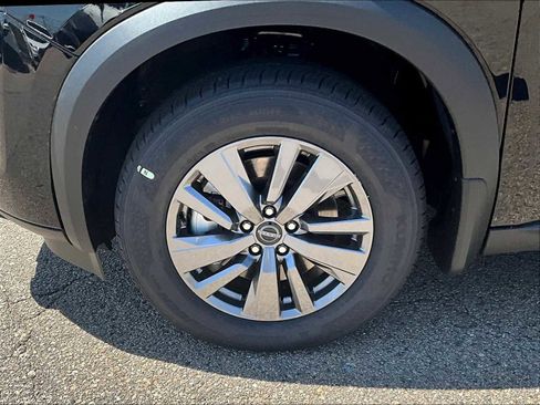 New 2025 Nissan Pathfinder SV image 7