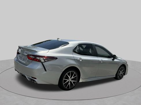 Used 2024 Toyota Camry SE w/ Cold Weather Package FWD image 14