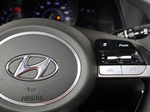 Used 2022 Hyundai Elantra SEL FWD image 10